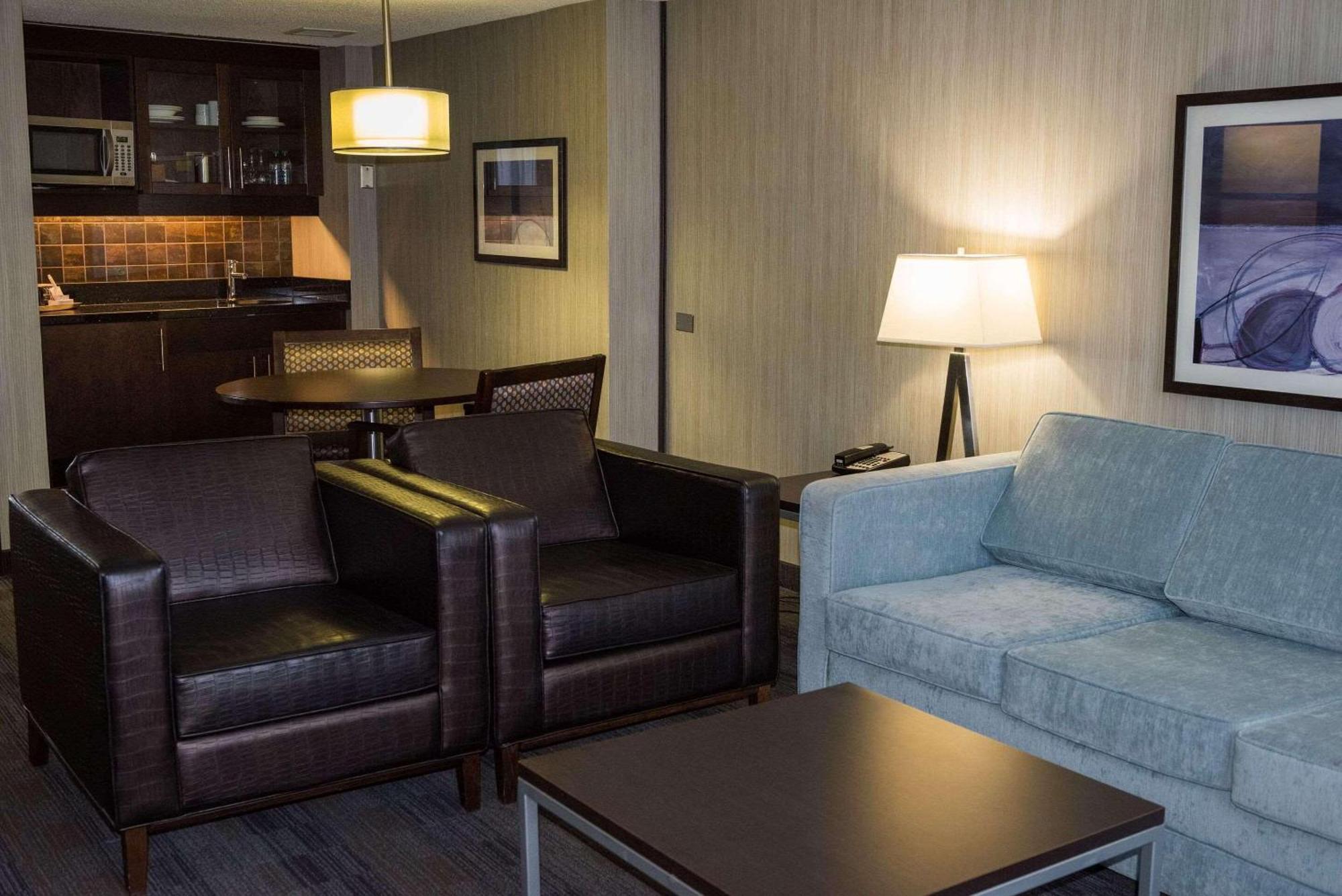Radisson Hotel Winnipeg Downtown Exterior photo