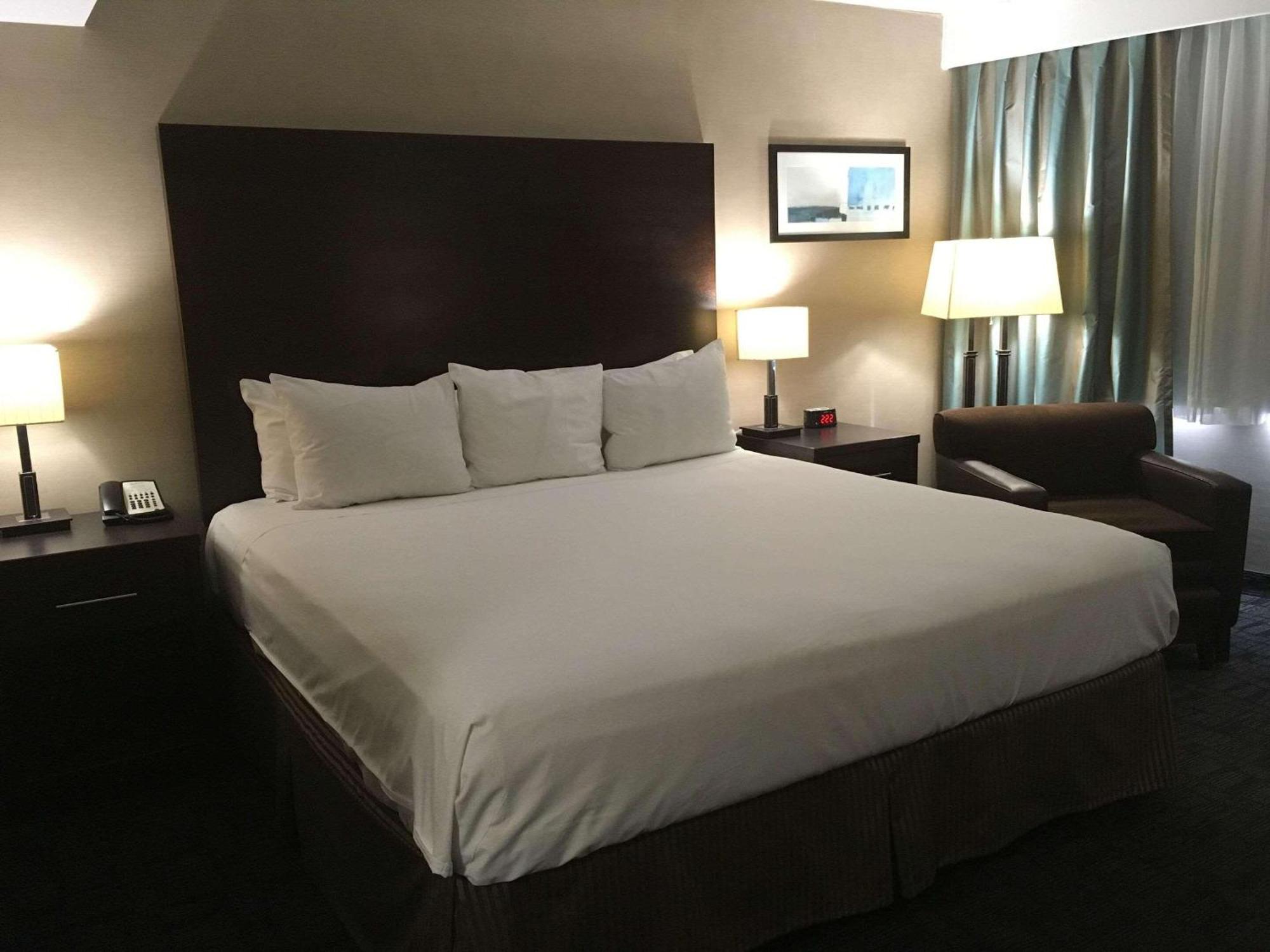 Radisson Hotel Winnipeg Downtown Exterior photo