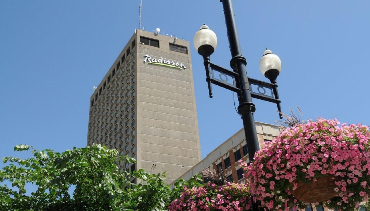 Radisson Hotel Winnipeg Downtown Exterior photo